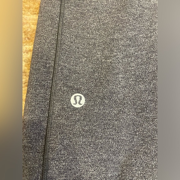 Lululemon Leggings size 4 - Picture 4 of 9